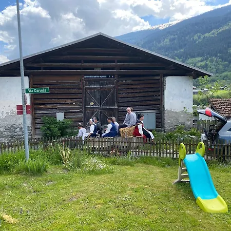 Casa Vegana 4,5 8pl, 3 Badezimmer Apartman Trun