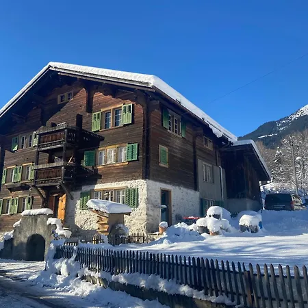 Casa Vegana 4,5 8pl, 3 Badezimmer Apartman Trun