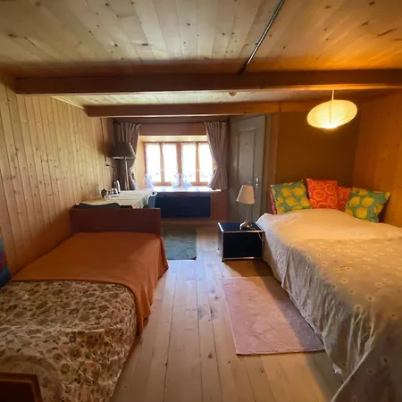 Casa Vegana 4,5 8pl, 3 Badezimmer Apartman Trun